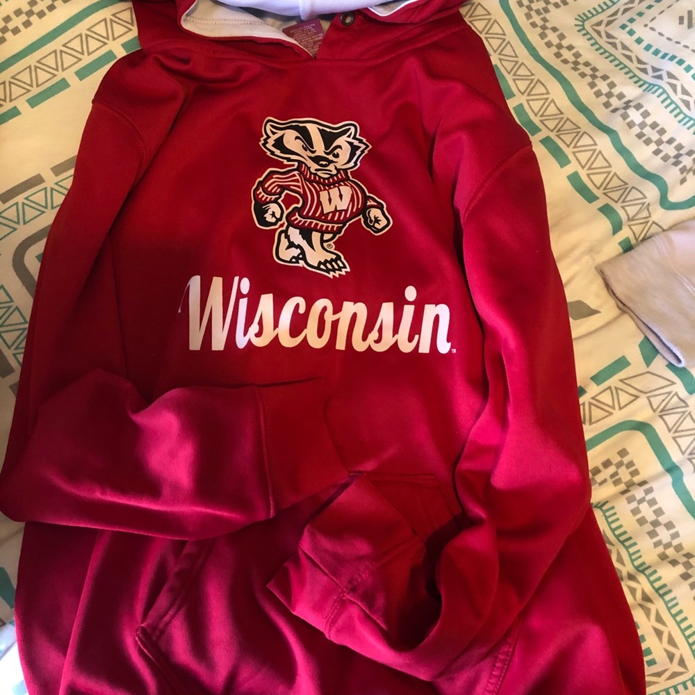 Wisconsin badgers sweatshirt